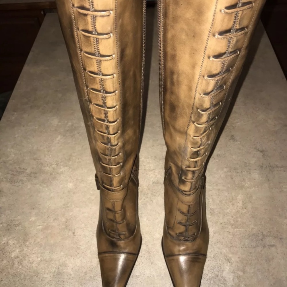 Gorgeous Brand New Via Spiga boots!